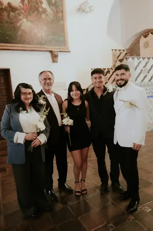 Mirna junto a su familia